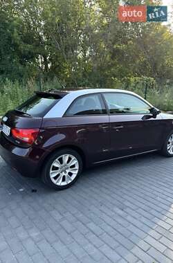 Хетчбек Audi A1 2011 в 
