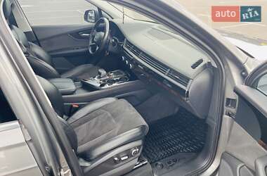Позашляховик / Кросовер Audi Q7 2015 в 