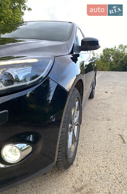 Хэтчбек Ford Focus 2012 в 