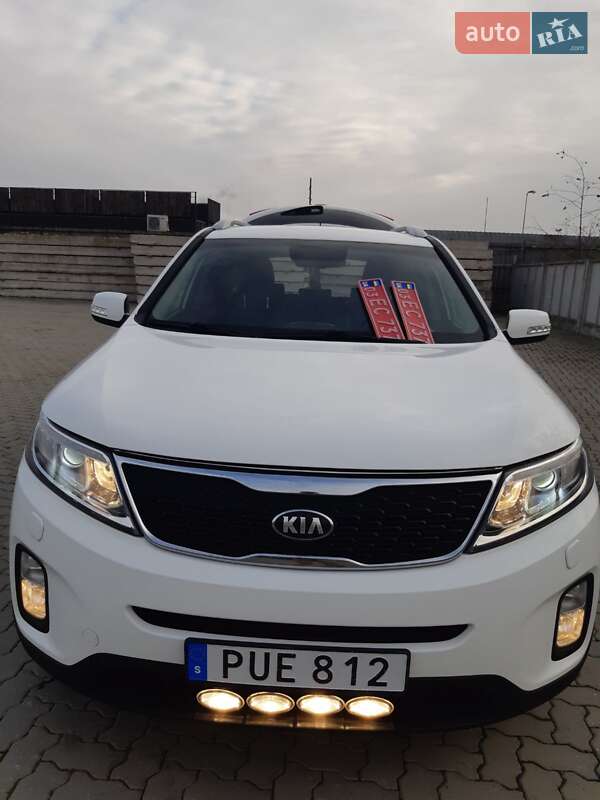 Позашляховик / Кросовер Kia Sorento 2014 в 