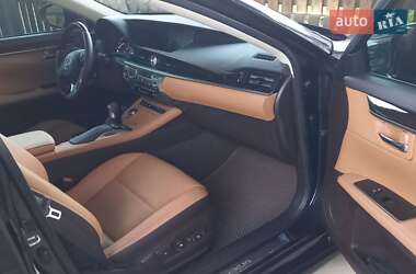 Седан Lexus ES 2016 в 