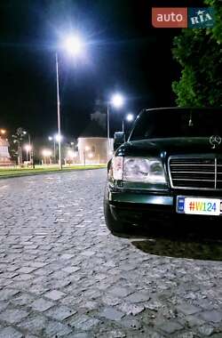 Седан Mercedes-Benz E-Class 1995 в Виноградові