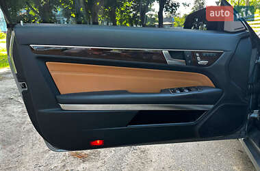 Купе Mercedes-Benz E-Class 2013 в 