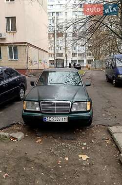 Седан Mercedes-Benz E-Class 1995 в Дніпрі