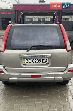Позашляховик / Кросовер Nissan X-Trail 2003 в 