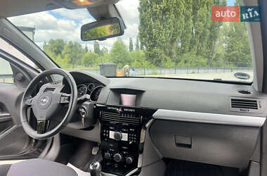 Універсал Opel Astra 2011 в 