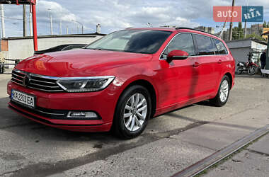 Універсал Volkswagen Passat 2016 в Києві