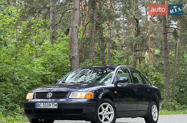 Седан Volkswagen Passat 1997 в Львові